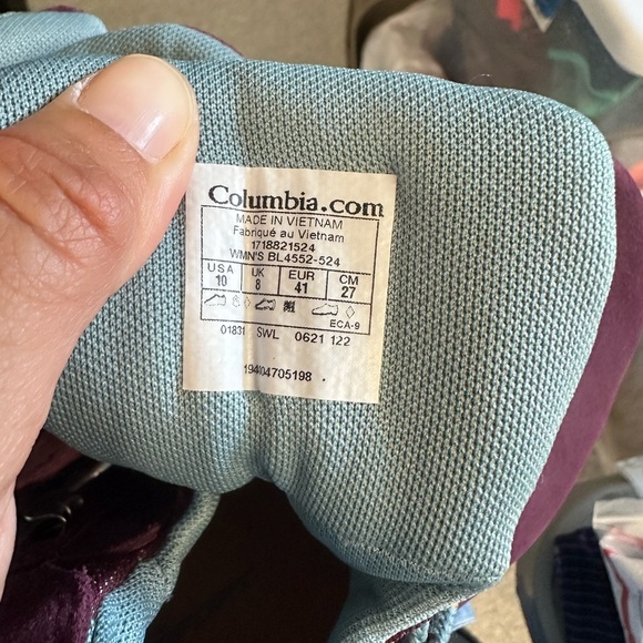 Like New COLUMBIA WOMEN’s NEWTON RIDGE mid ankle Maroon Hiking Boots- size 10 - Picture 5 of 5